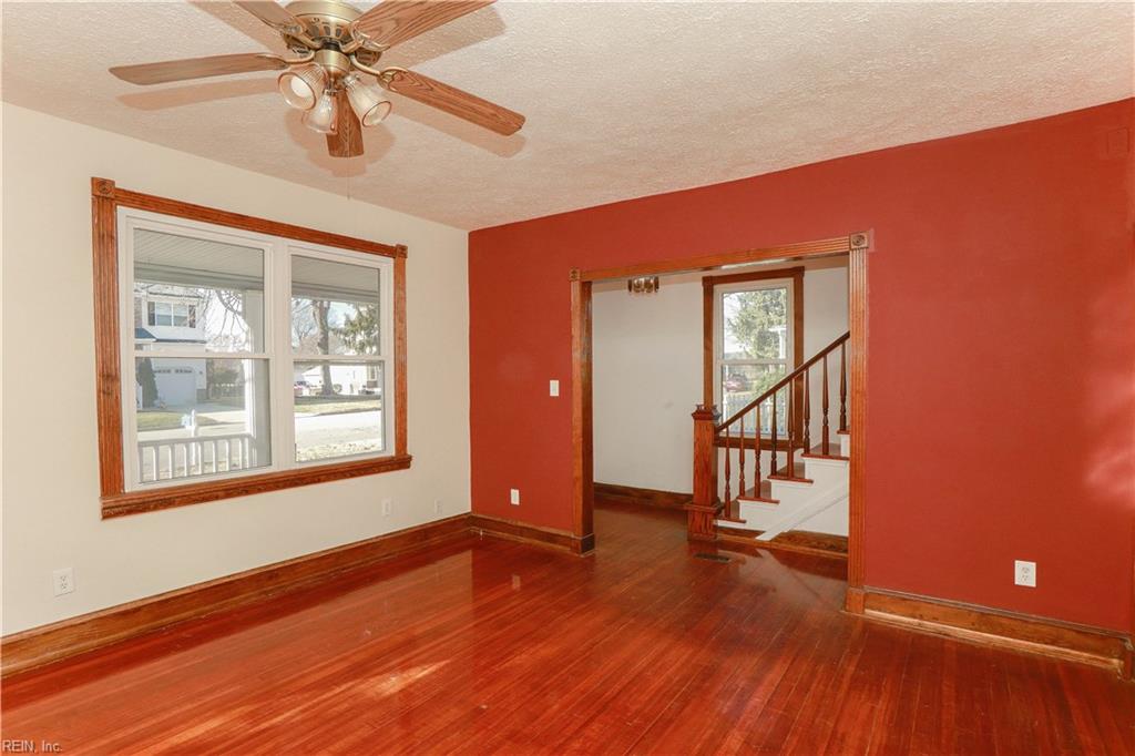 10 Myrtle ST