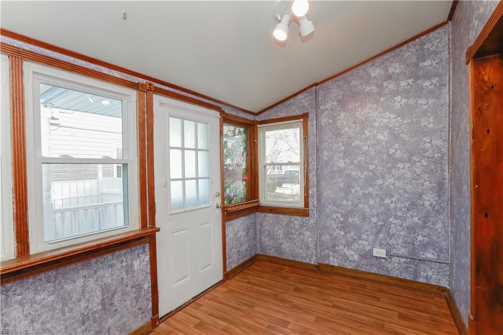 10 Myrtle ST