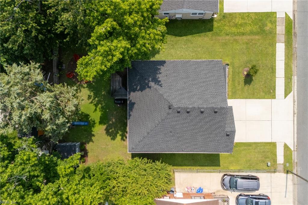 1215 Cleona DR