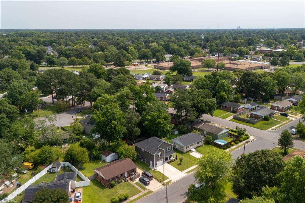 1215 Cleona DR