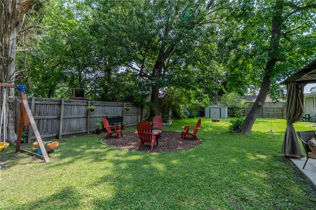 1215 Cleona DR