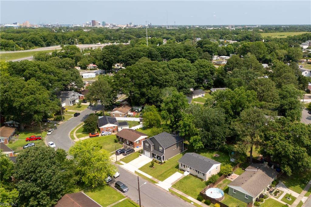 1215 Cleona DR