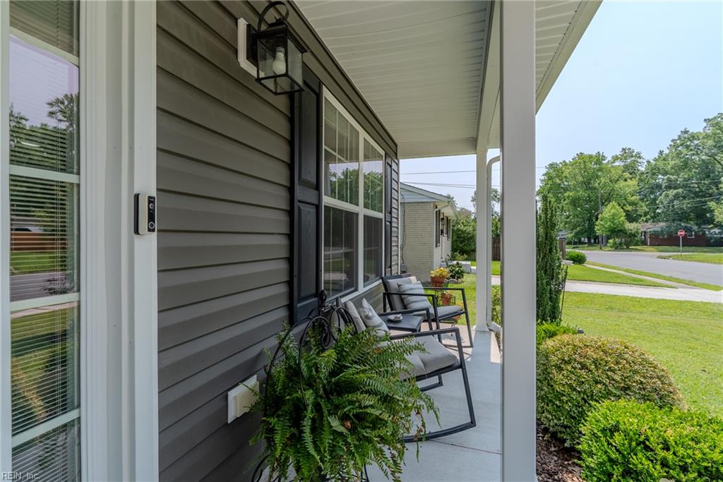 1215 Cleona DR