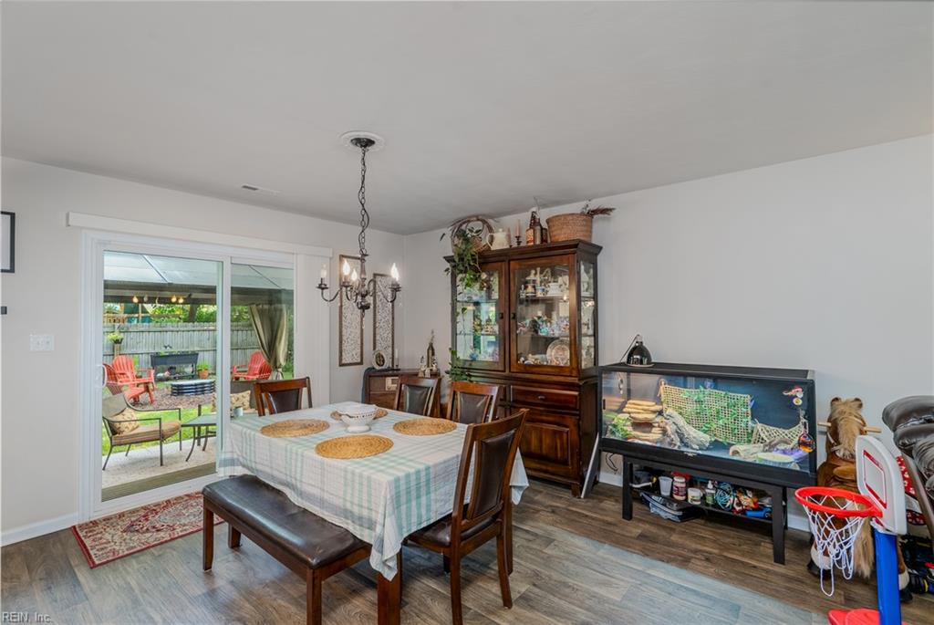 1215 Cleona DR