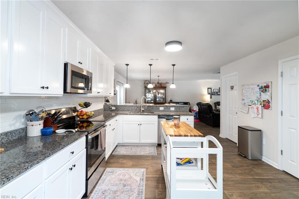 1215 Cleona DR