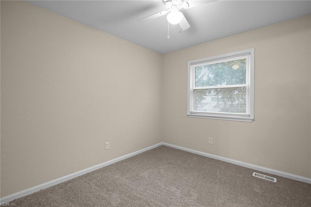 3237 Saxon PL