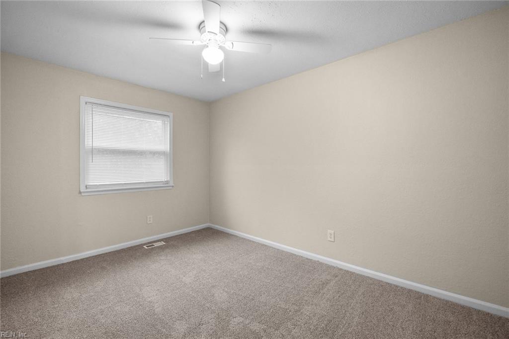 3237 Saxon PL