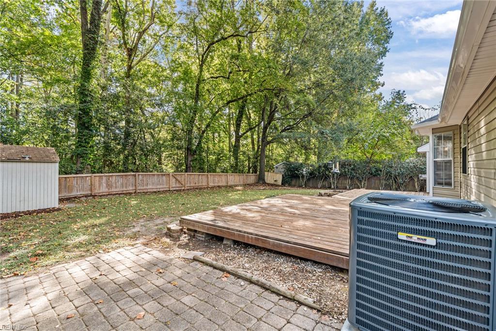 6748 Burbage Lake CIR