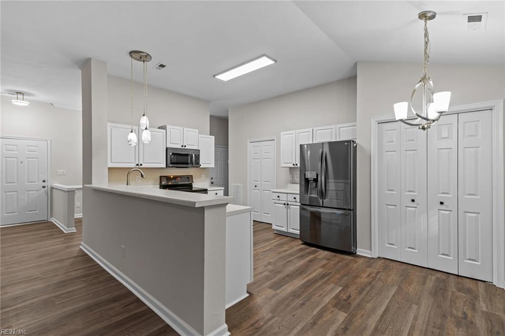 6748 Burbage Lake CIR