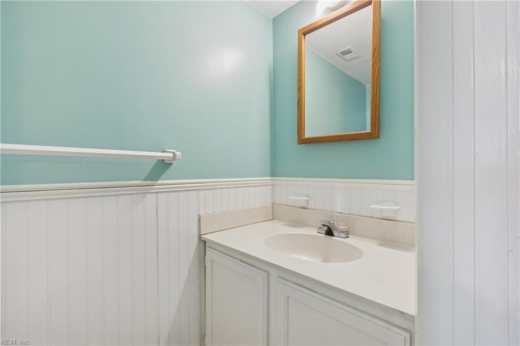 1521R E Ocean View AVE 206
