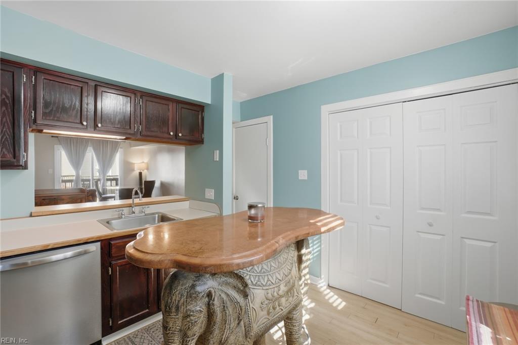 1521R E Ocean View AVE 206