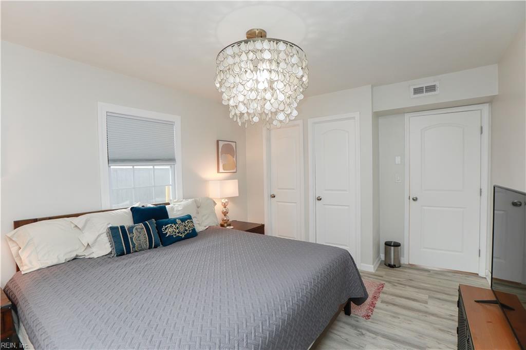 3811 Pretty Lake AVE