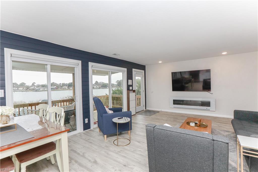 3811 Pretty Lake AVE