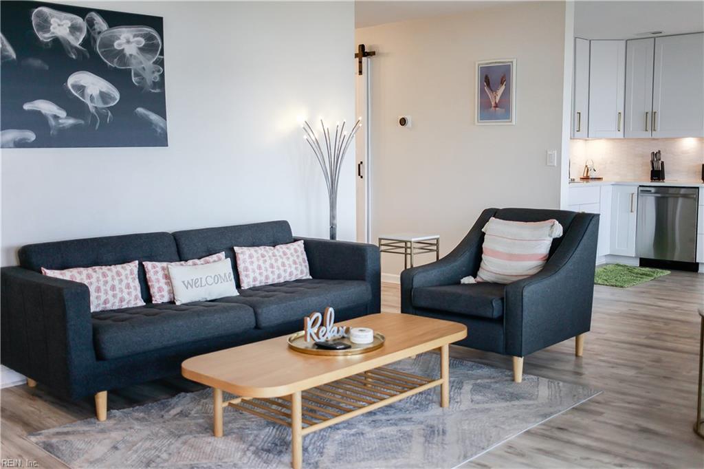 3811 Pretty Lake AVE