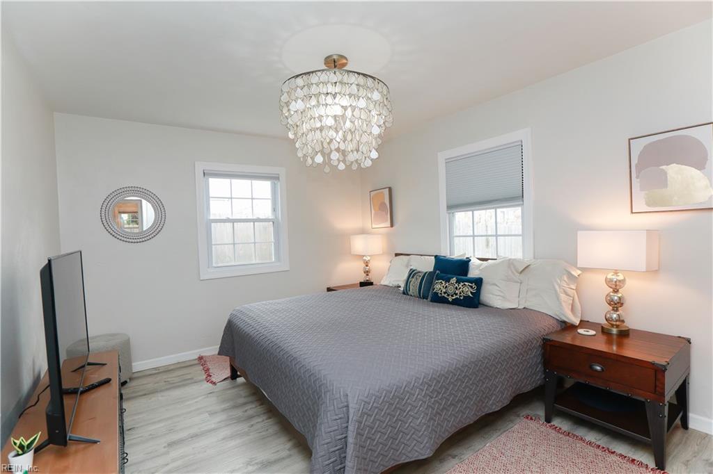 3811 Pretty Lake AVE