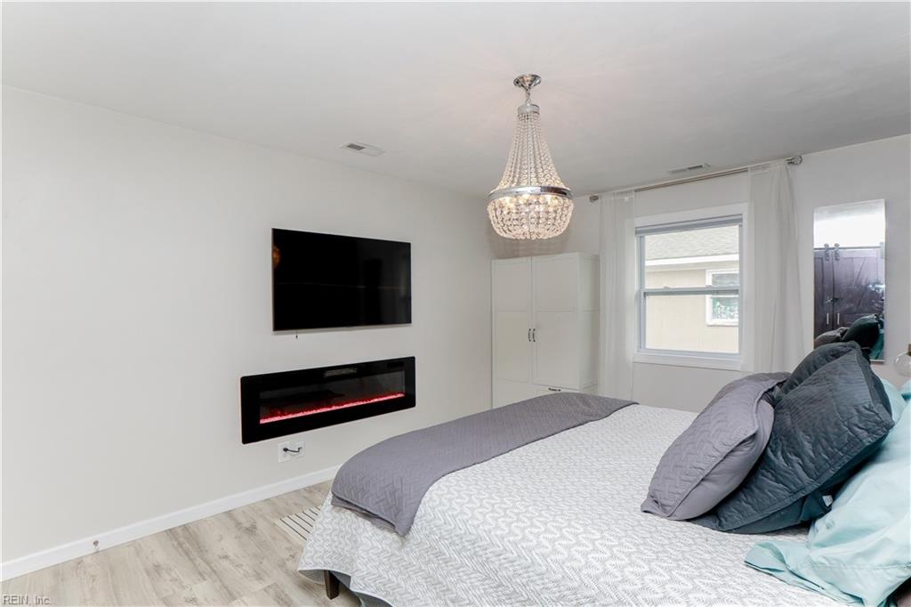 3811 Pretty Lake AVE