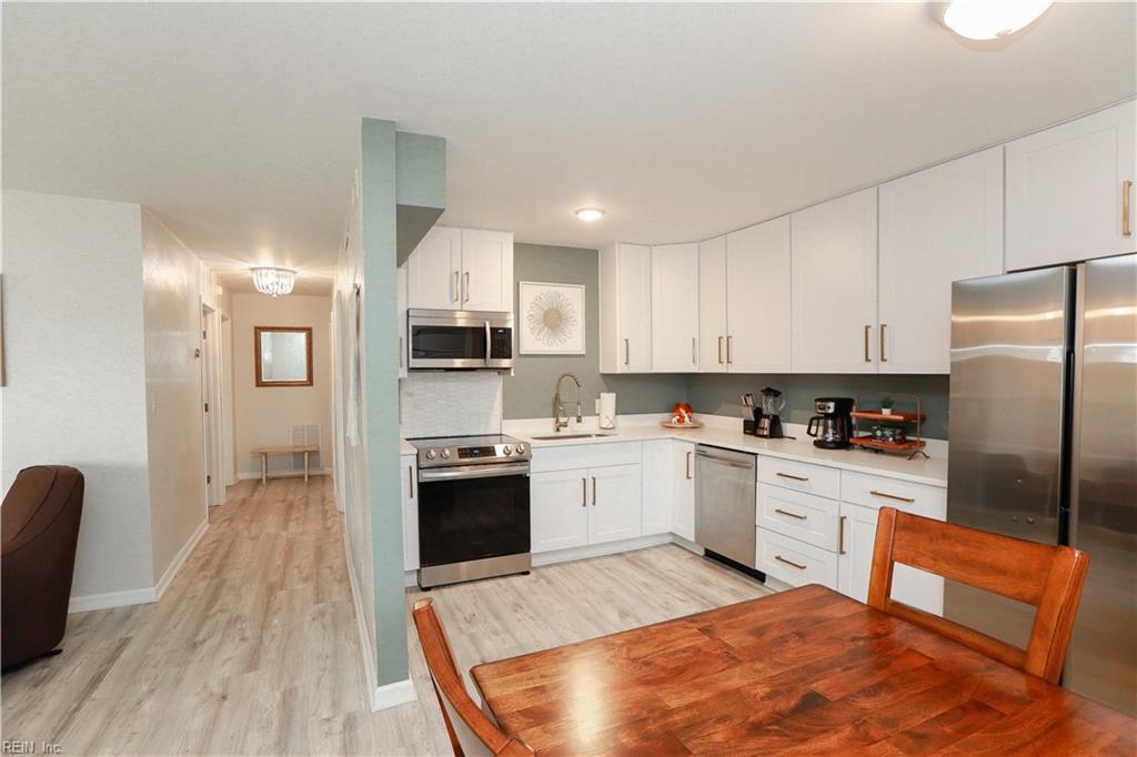 3811 Pretty Lake AVE