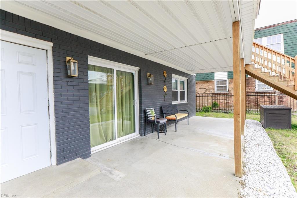 3811 Pretty Lake AVE