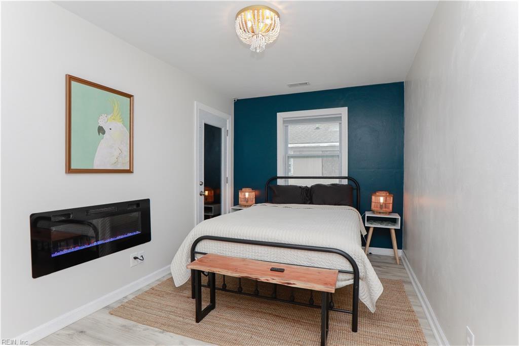 3811 Pretty Lake AVE