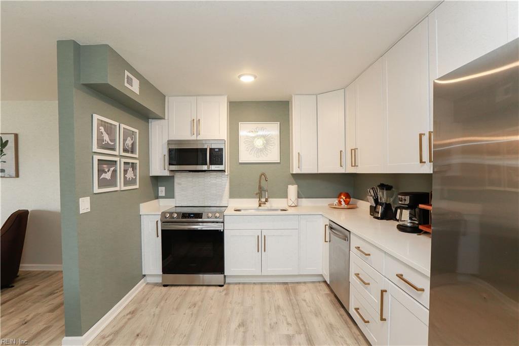 3811 Pretty Lake AVE