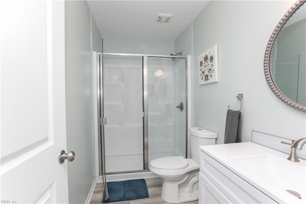 3811 Pretty Lake AVE