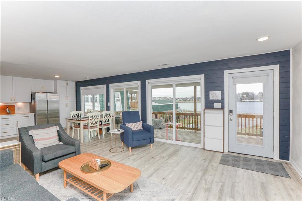 3811 Pretty Lake AVE