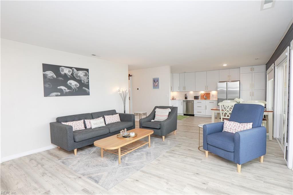 3811 Pretty Lake AVE