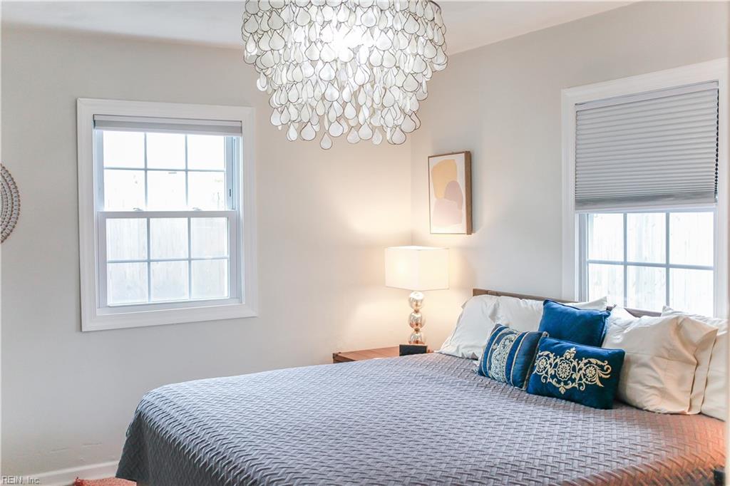 3811 Pretty Lake AVE