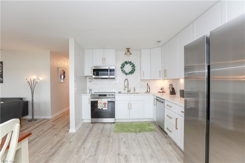 3811 Pretty Lake AVE