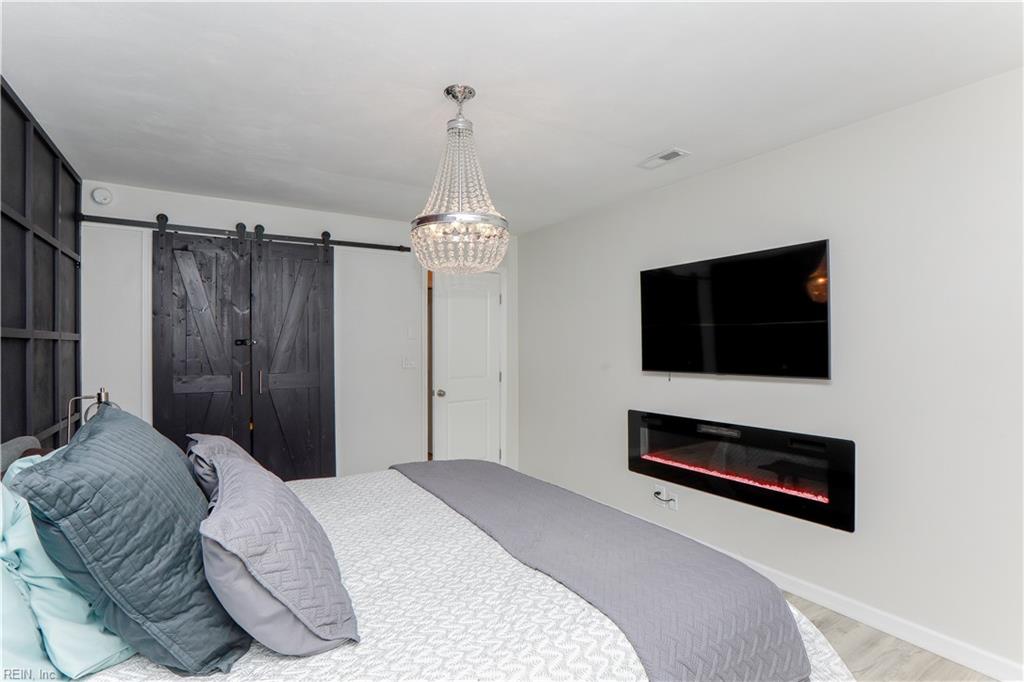 3811 Pretty Lake AVE