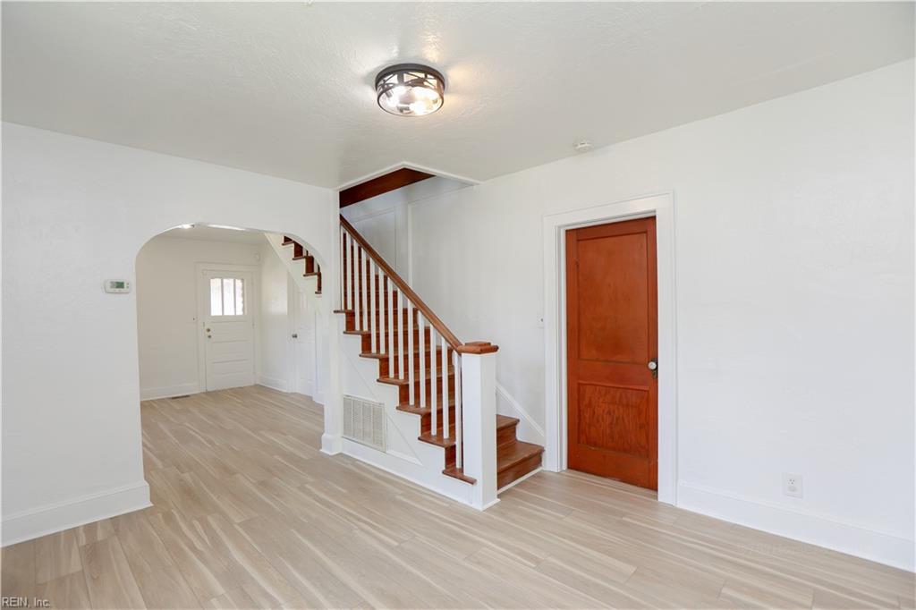 768 Mayfield AVE