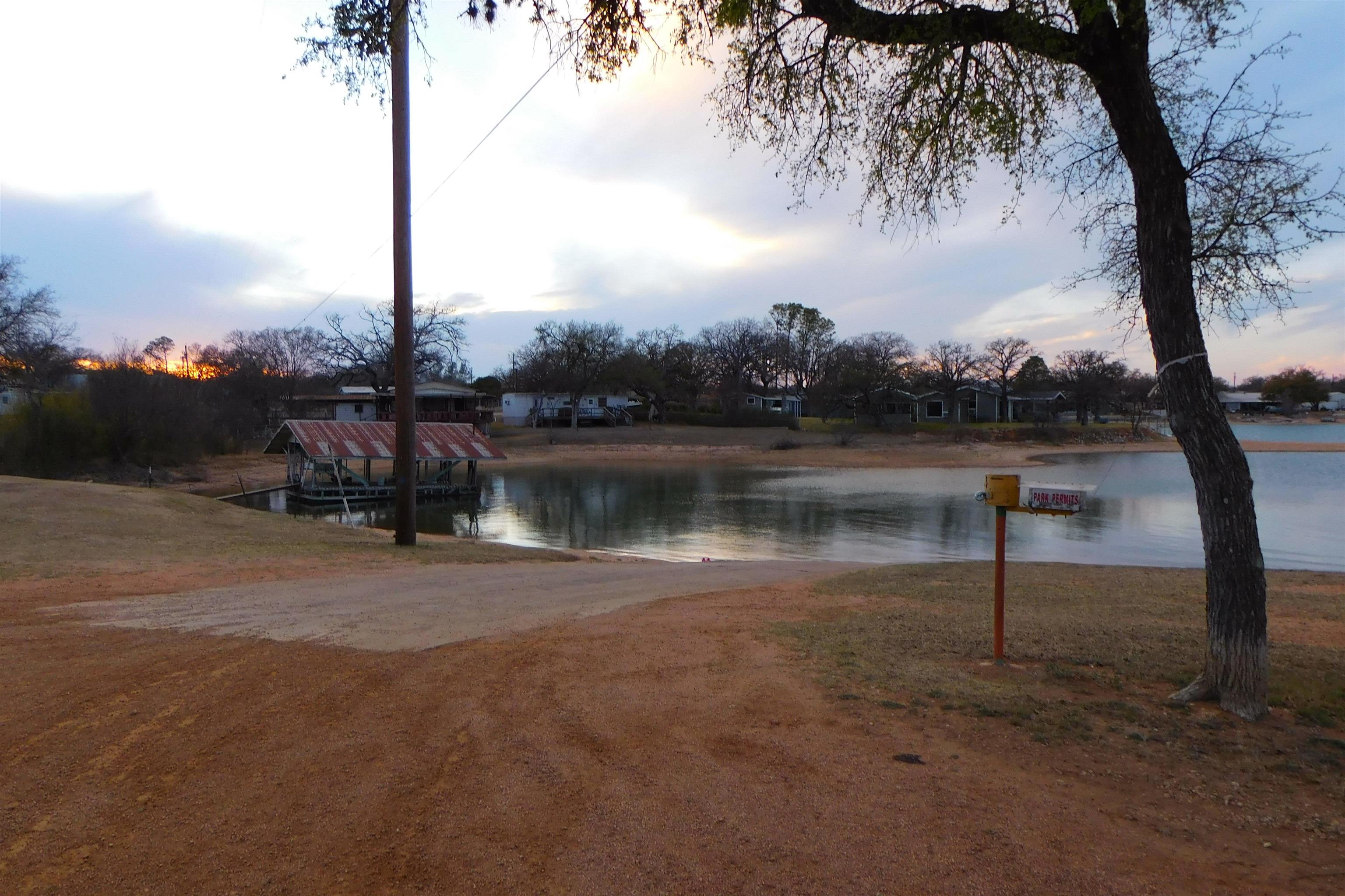 1519 Lakeview Dr.