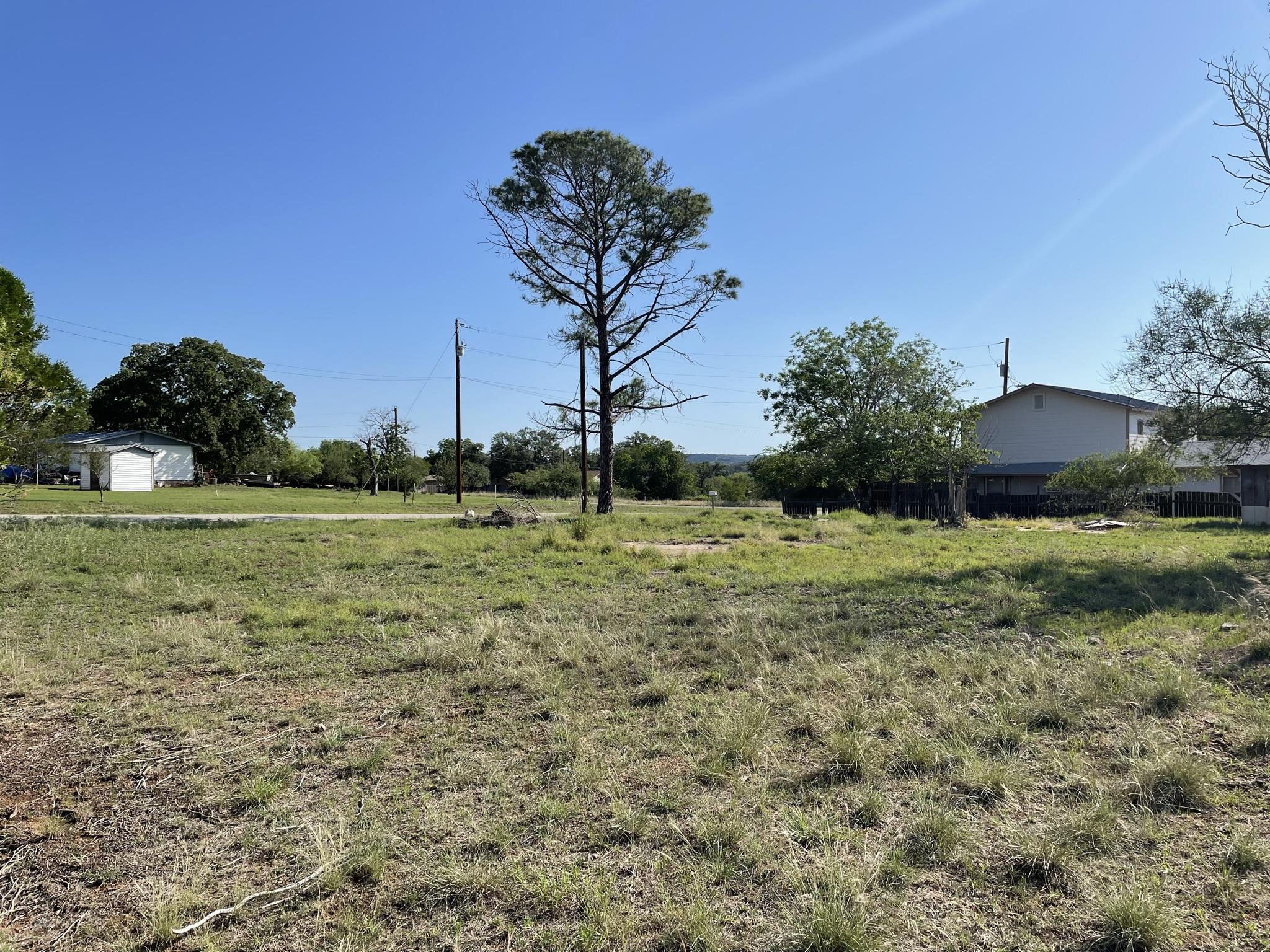 1519 Lakeview Dr.