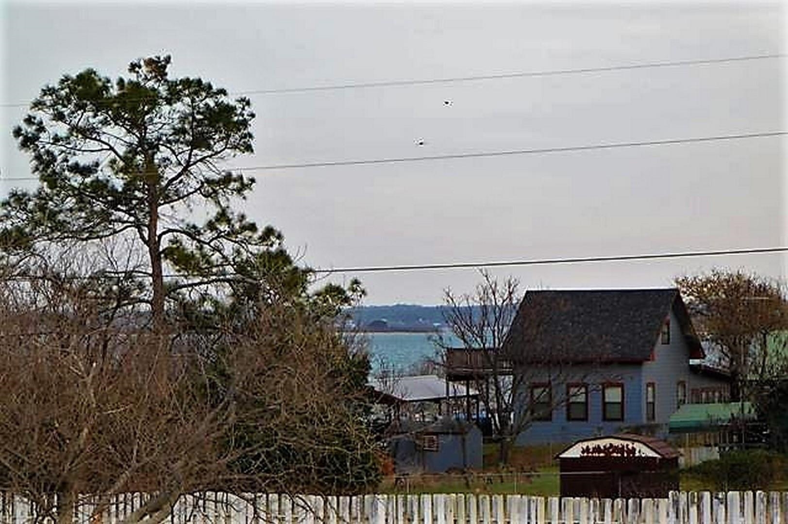 1519 Lakeview Dr.