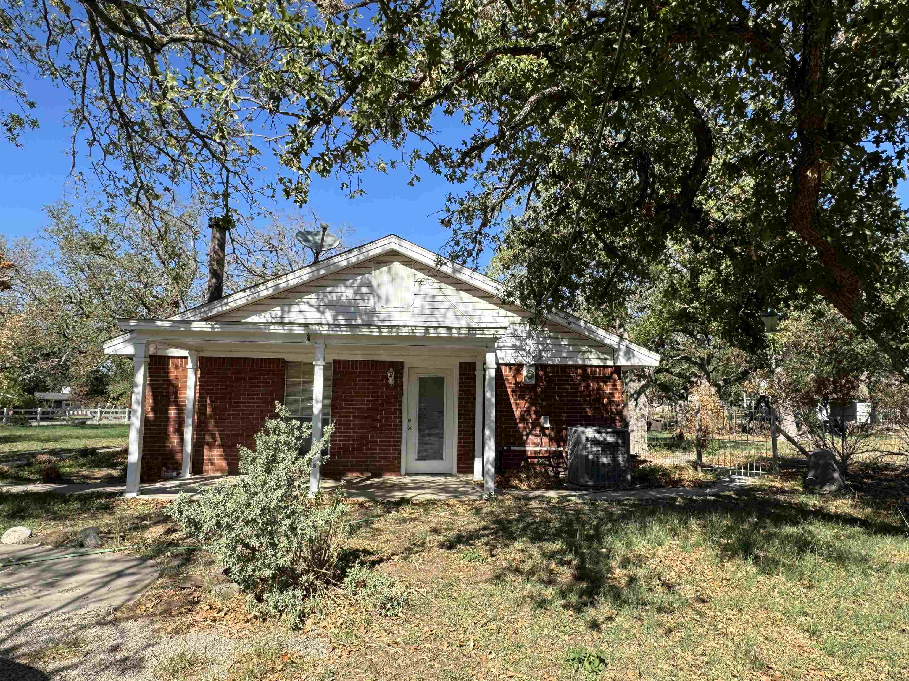 601 S Chaparral
