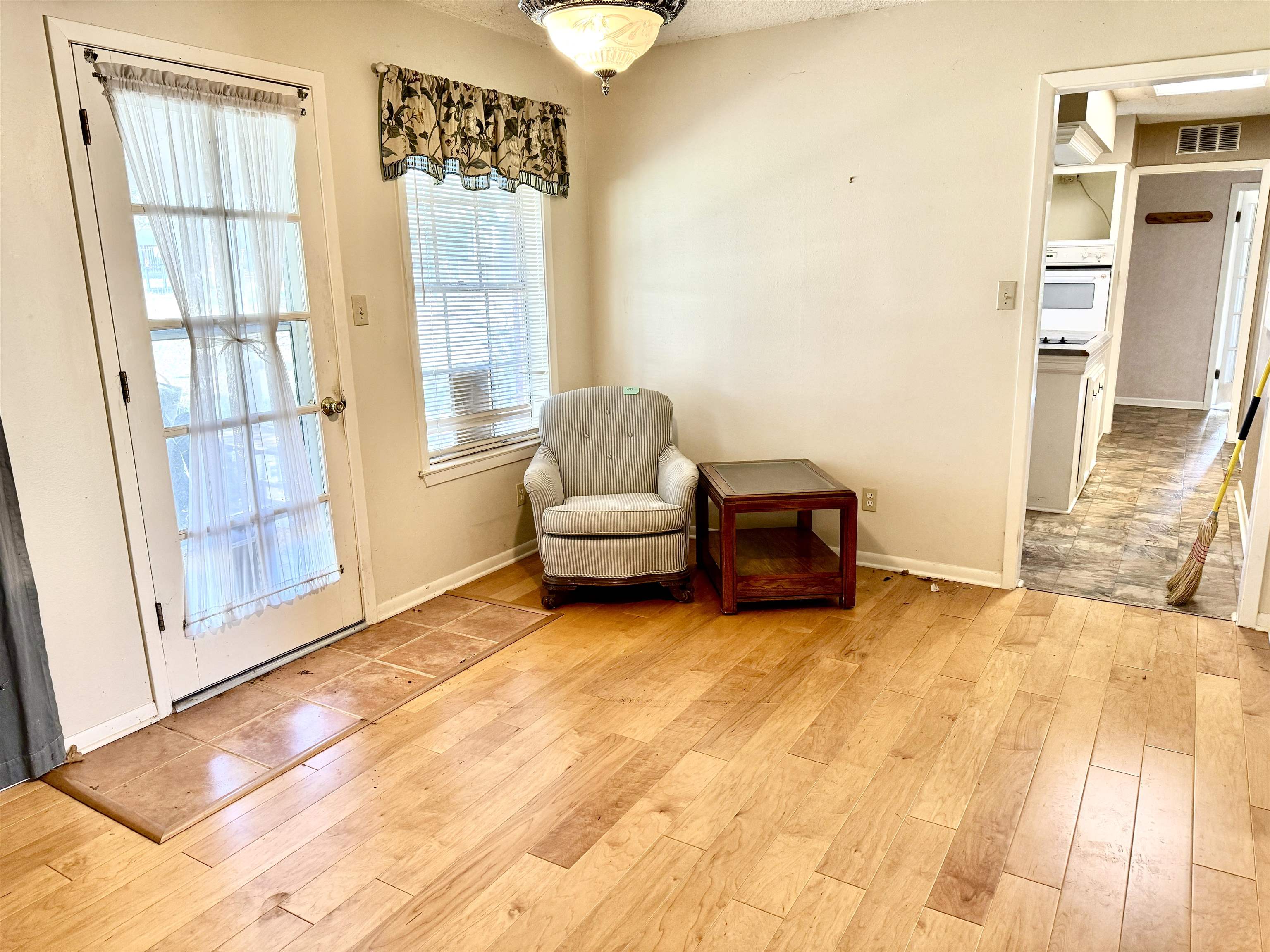 601 S Chaparral