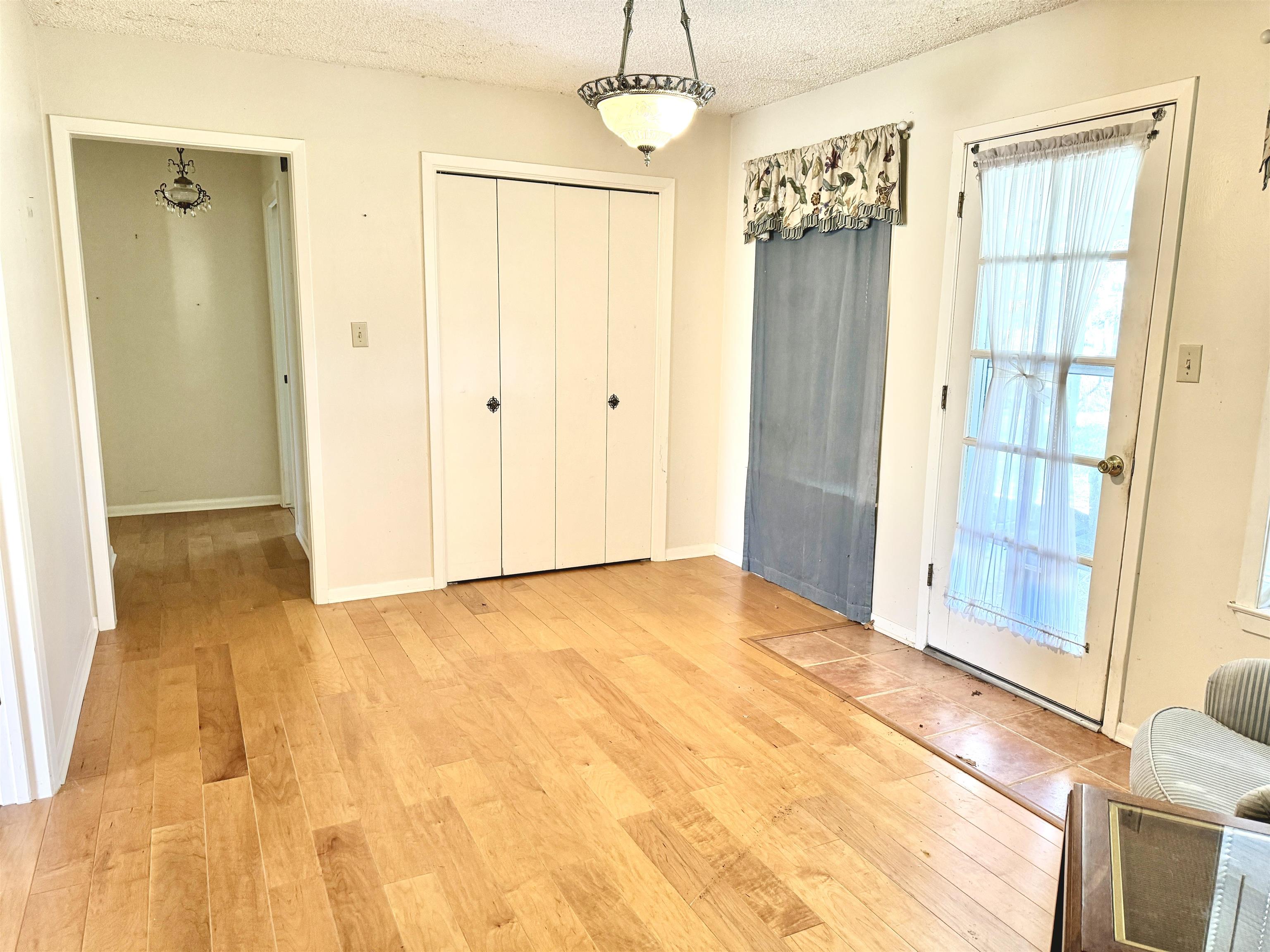601 S Chaparral