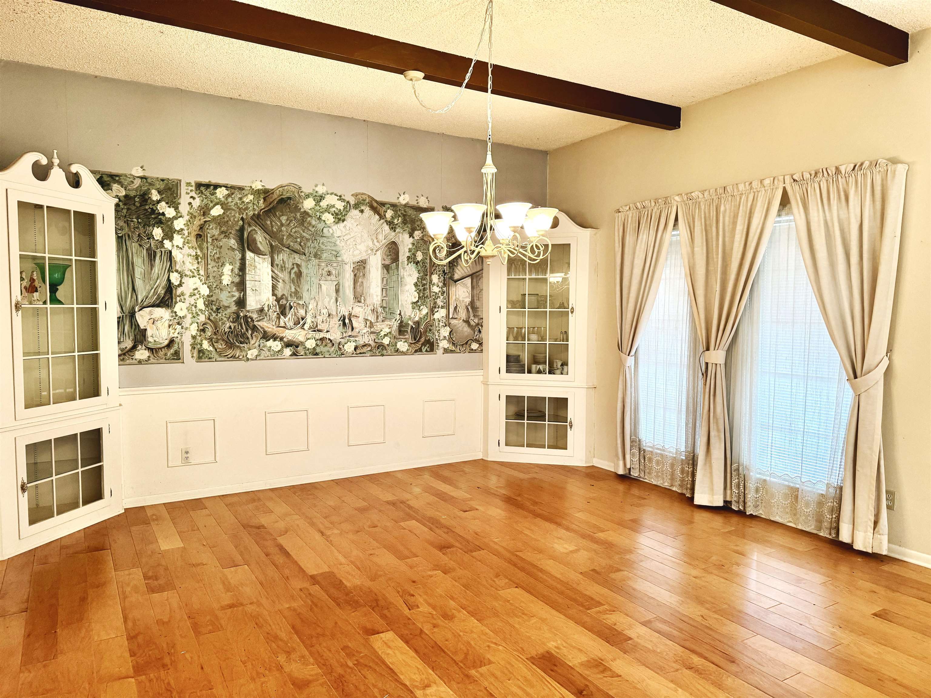 601 S Chaparral