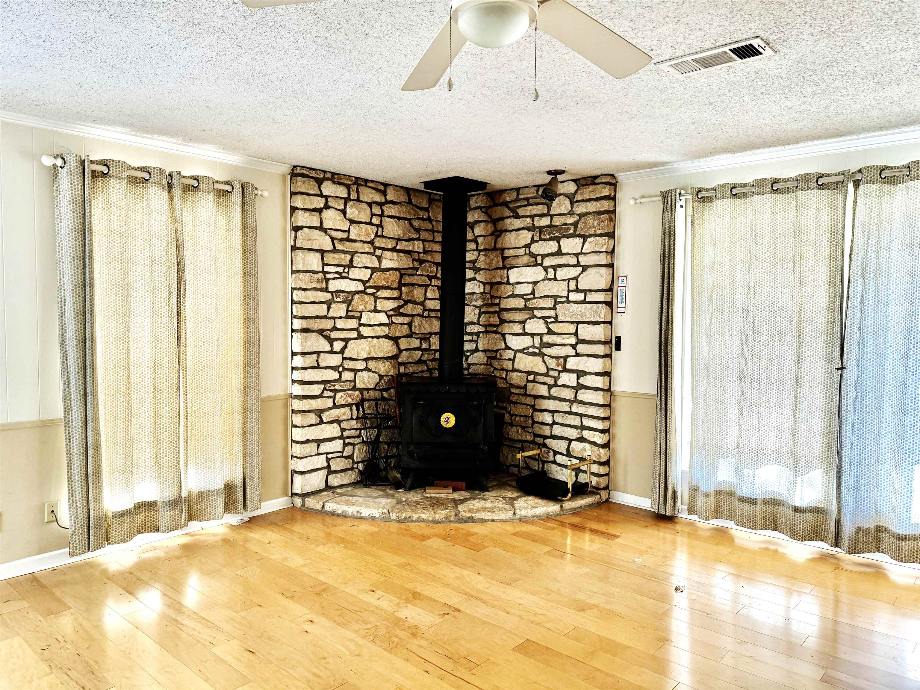 601 S Chaparral
