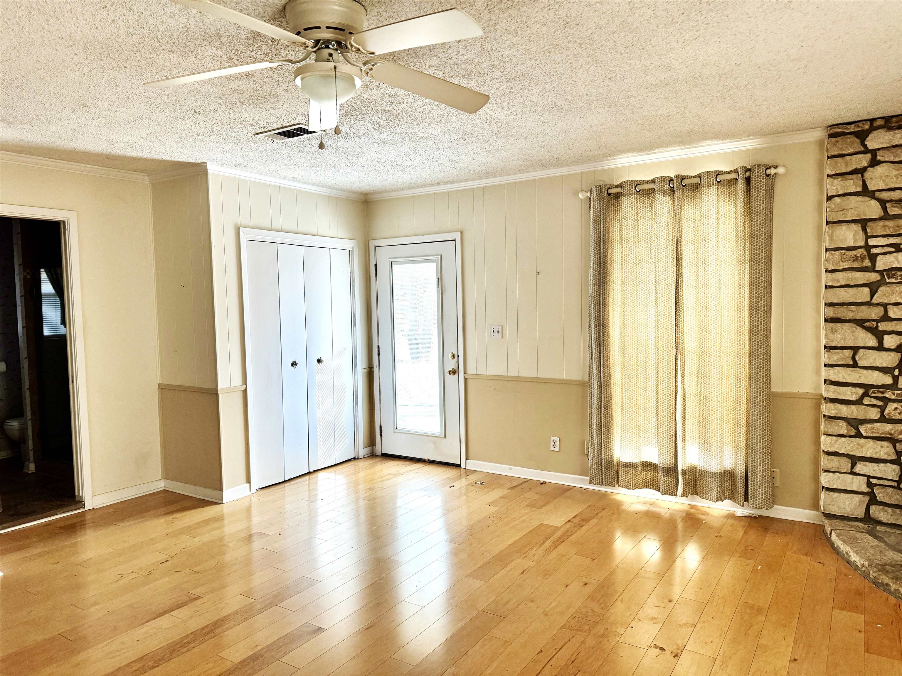 601 S Chaparral