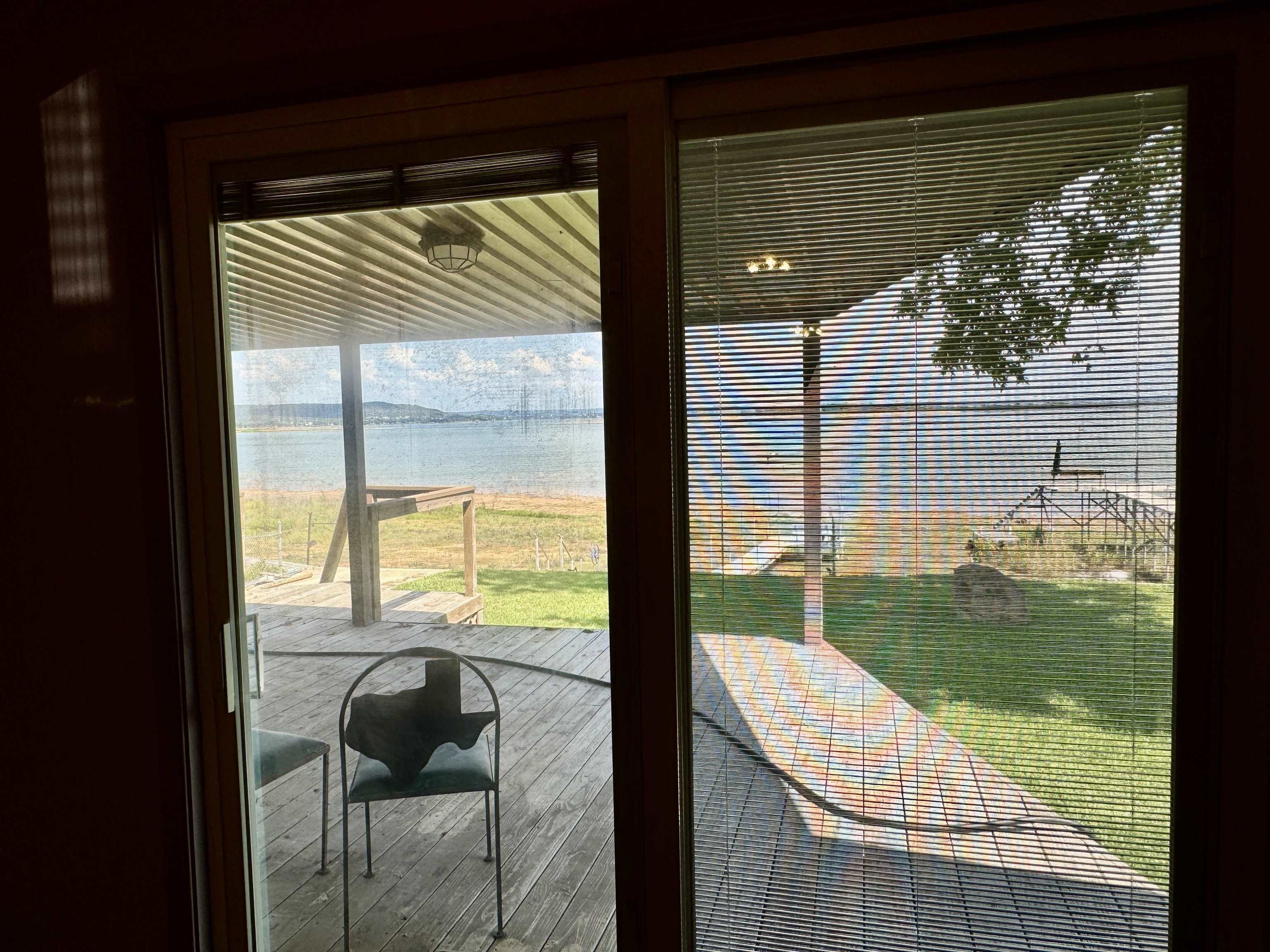 611 Lakeshore Loop