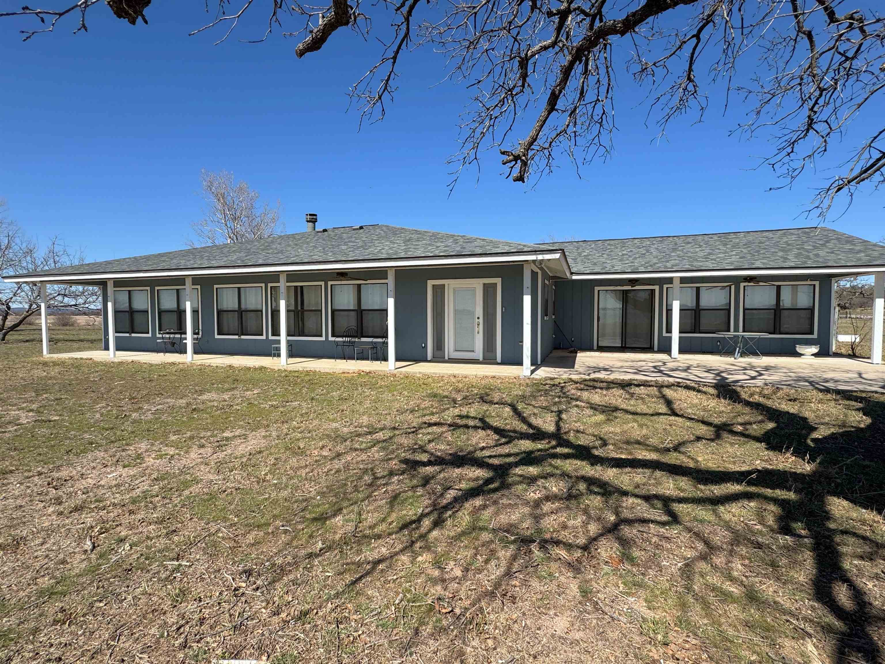 582 W Lakecrest Drive
