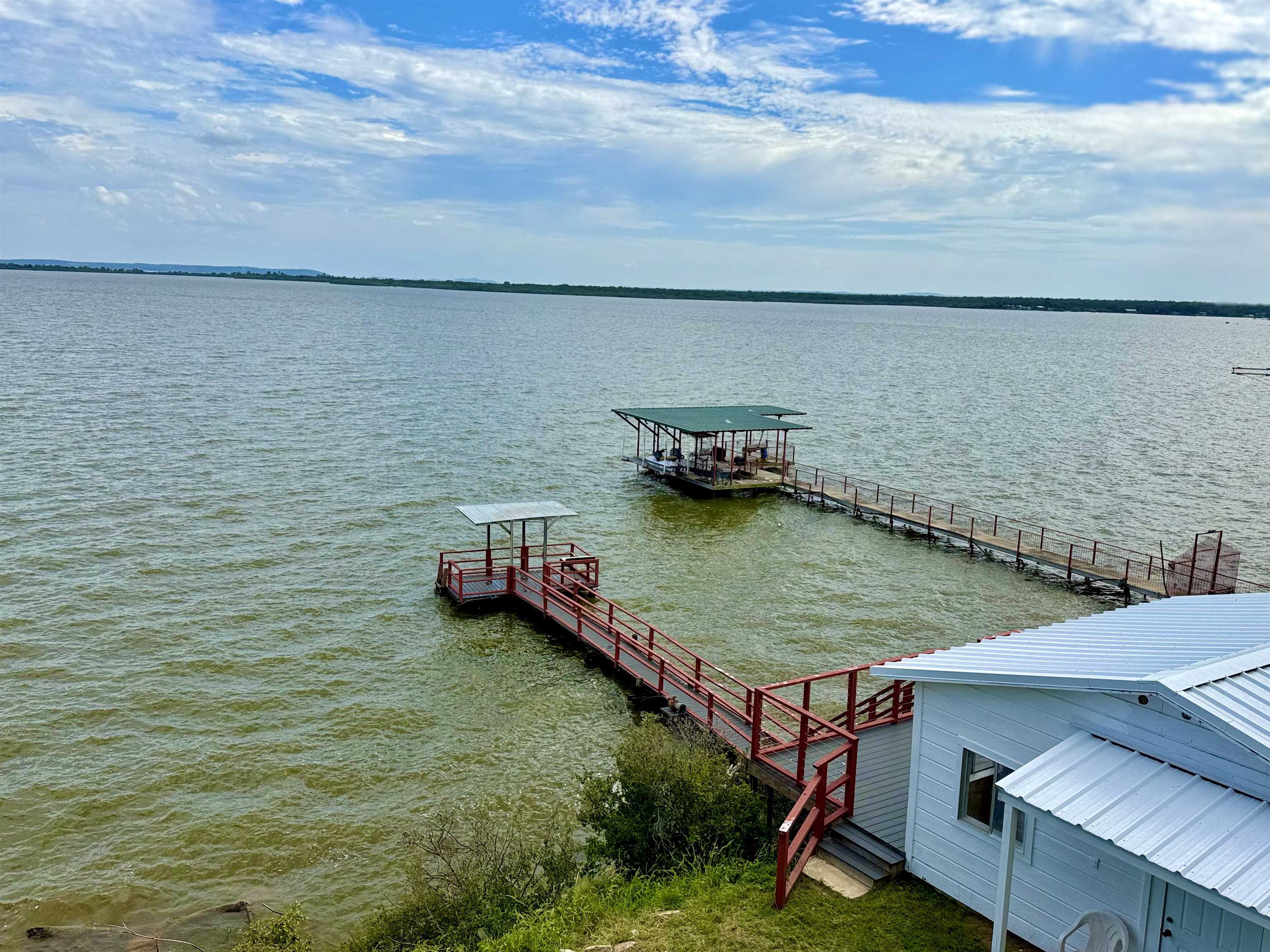 919 Lakeshore Loop