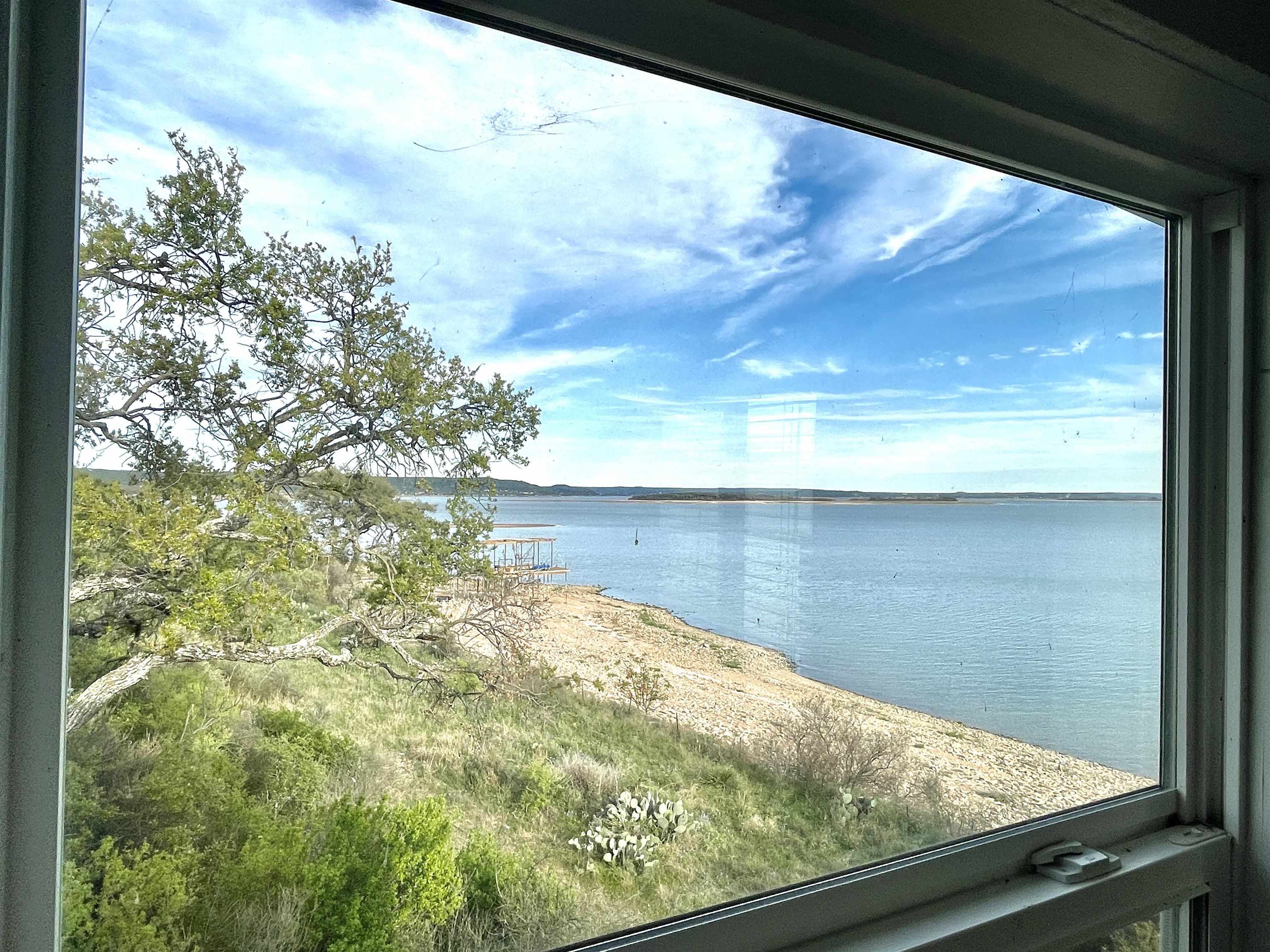919 Lakeshore Loop