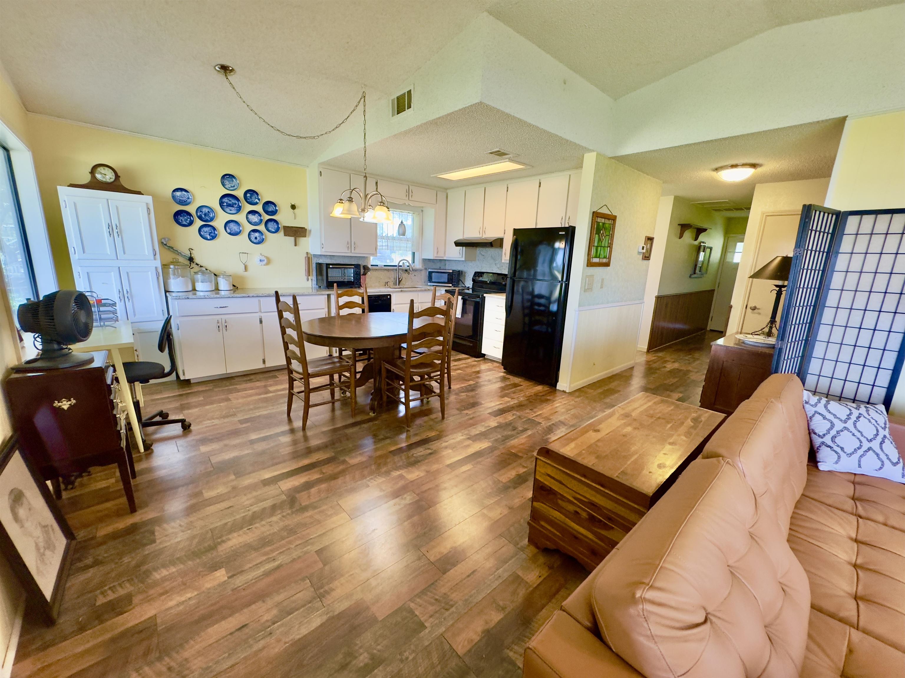 912 Cozy Lane