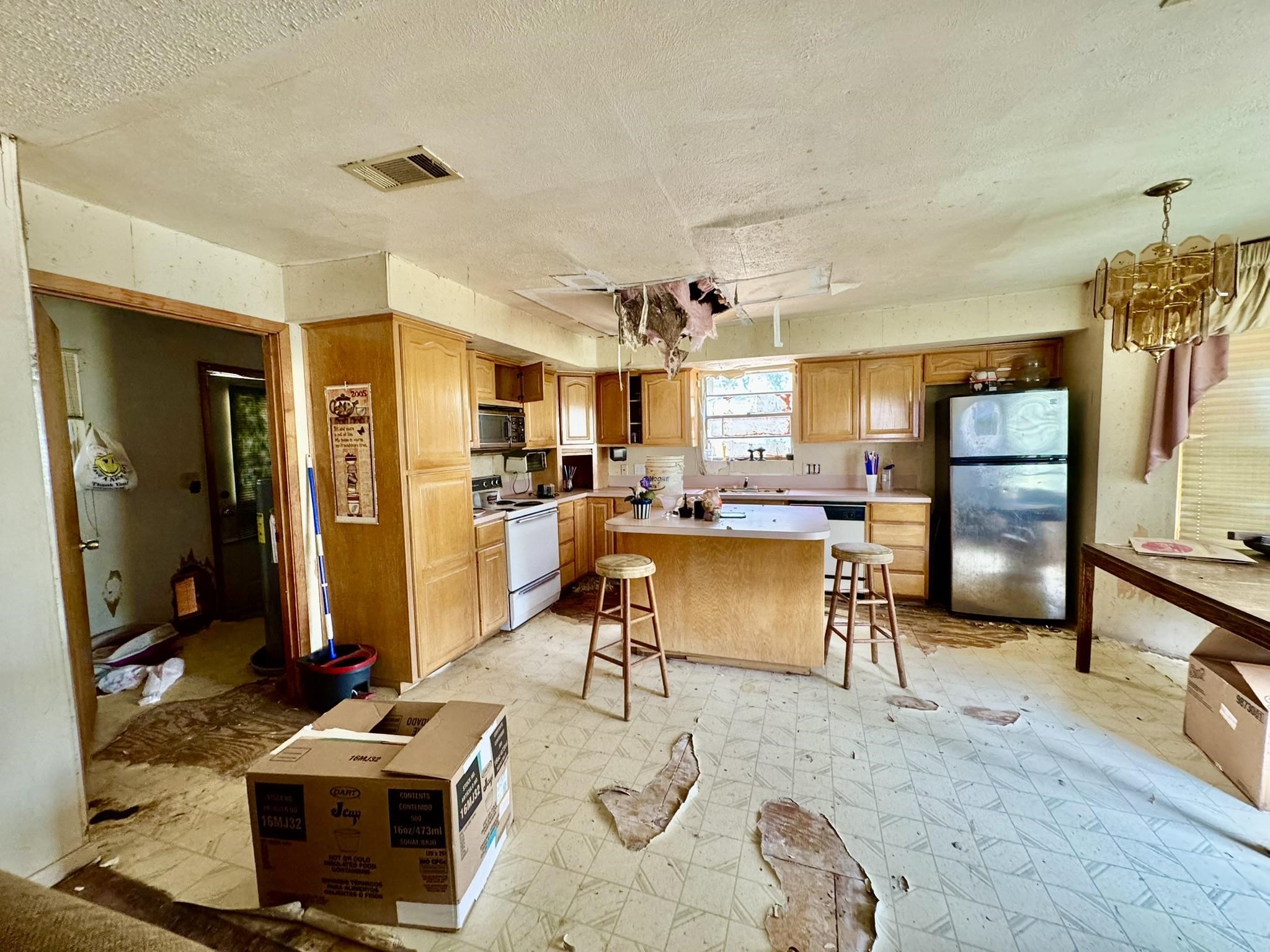 2501 W Belaire Lane