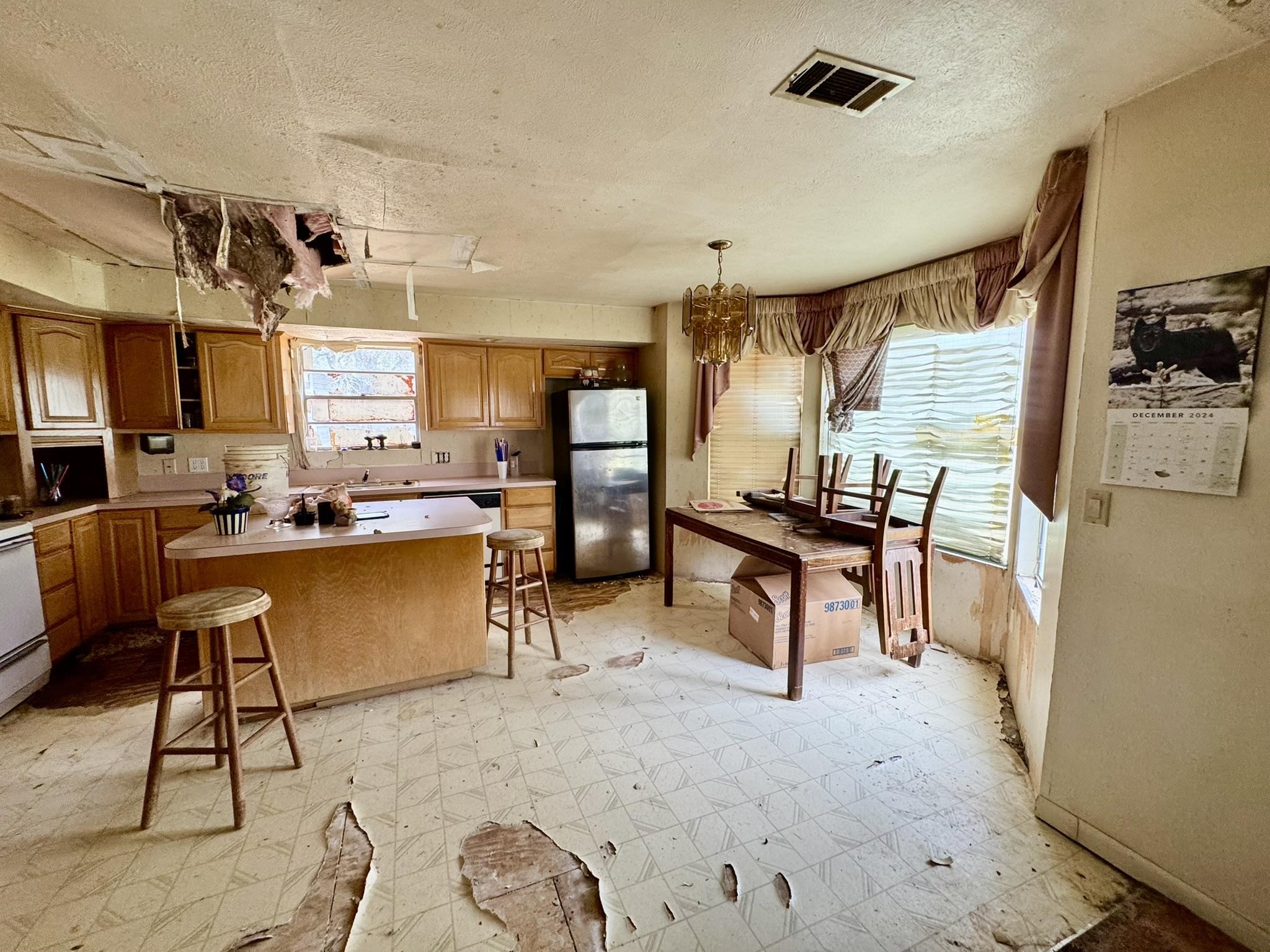 2501 W Belaire Lane