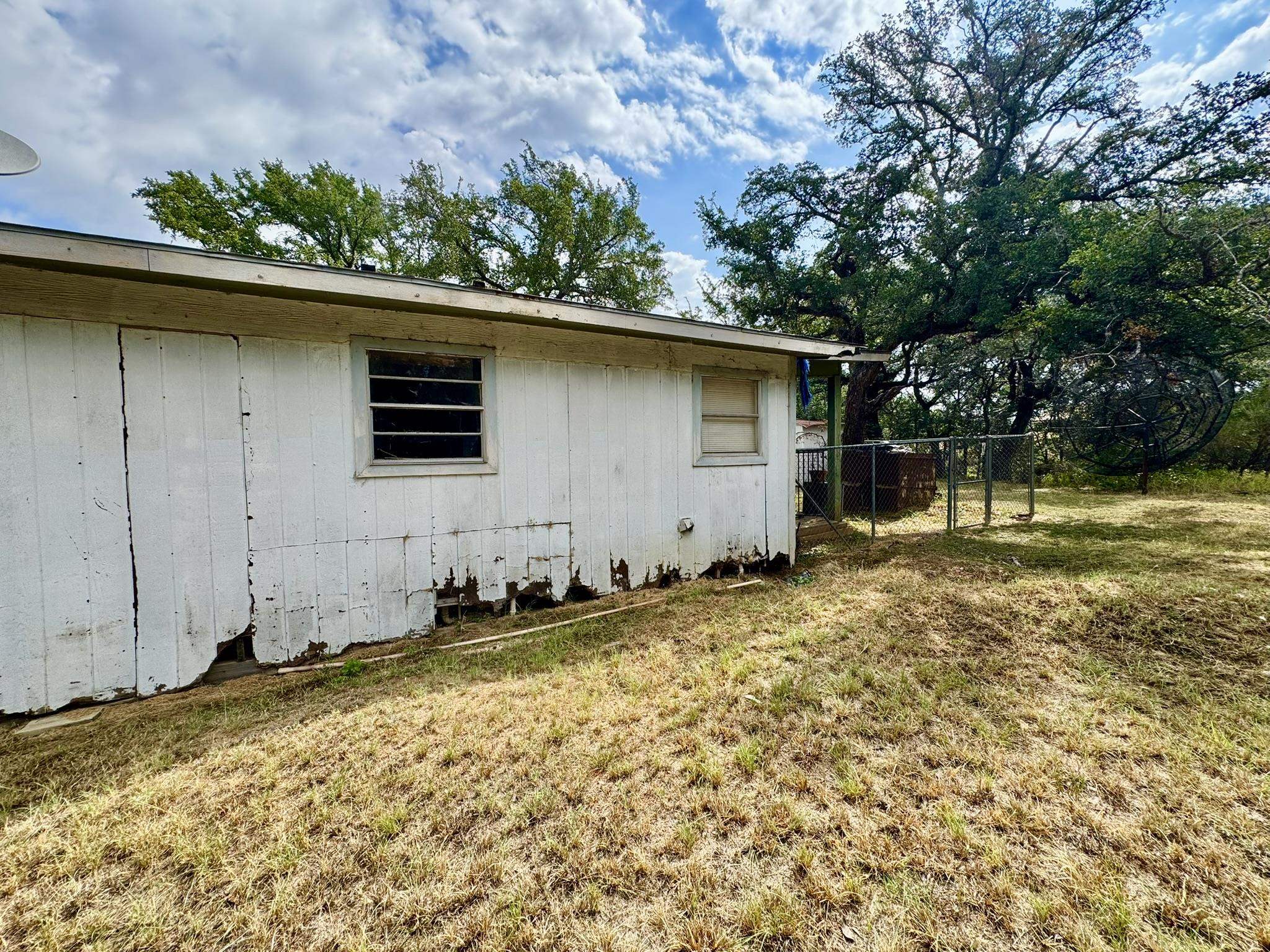 2501 W Belaire Lane
