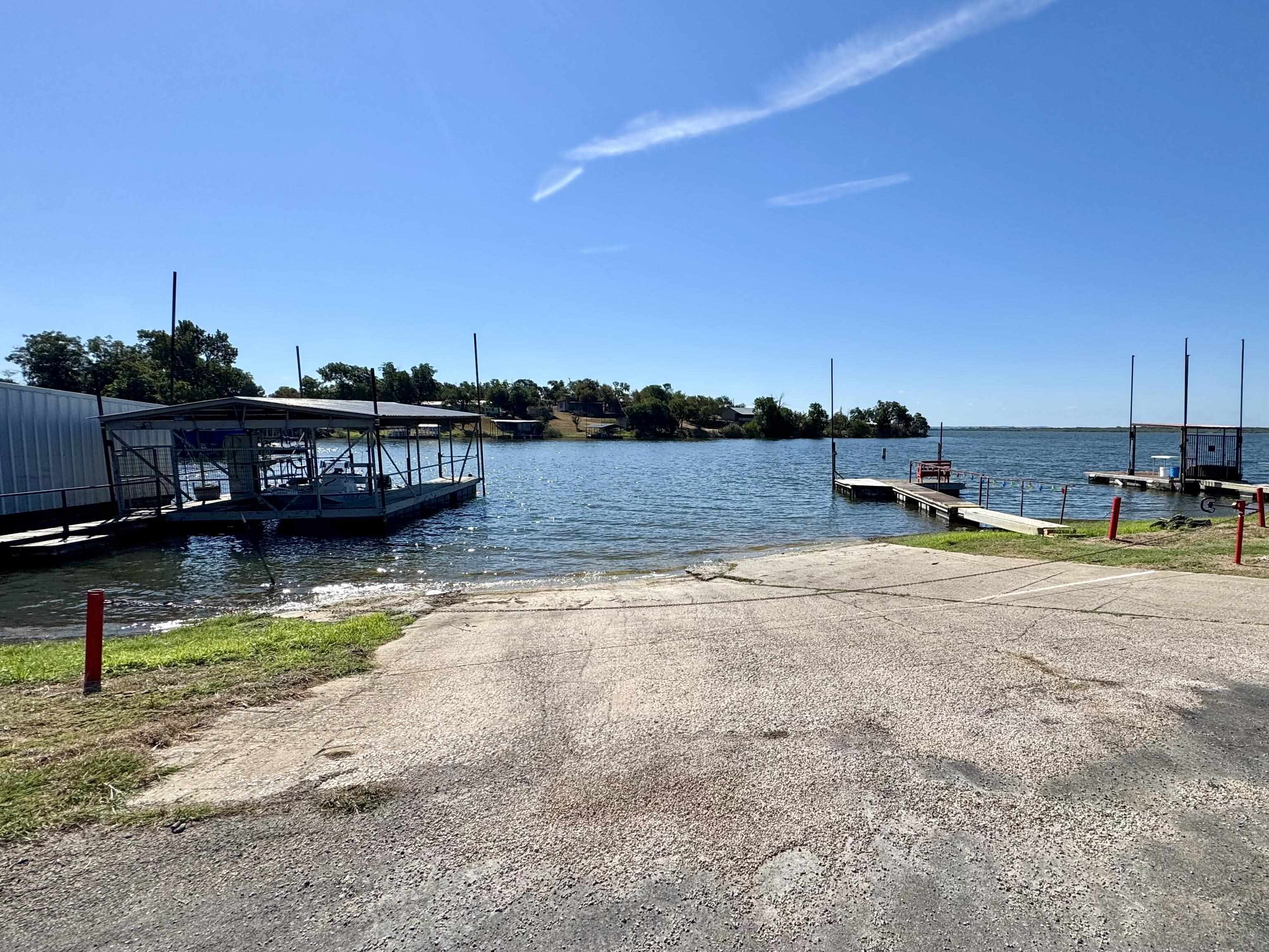601 Lakeshore Loop