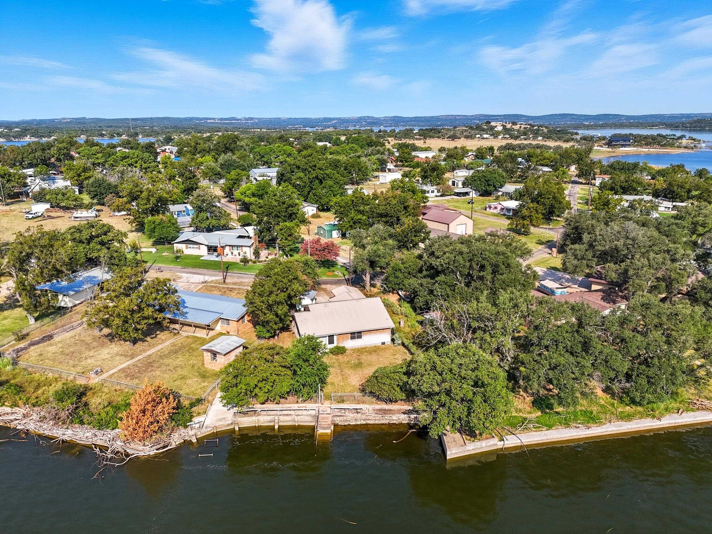601 Lakeshore Loop